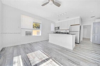 Building Photo - 1036 SW 5th St