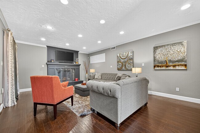 Building Photo - 5815 Green Terrace Ln