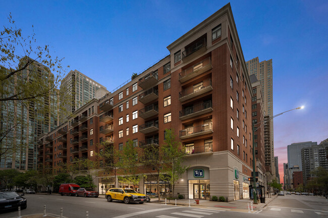 Building Photo - 33 W Huron St