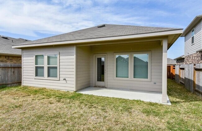 Building Photo - 21170 Alder Oaks Dr