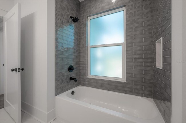 Building Photo - 807 E Ida St