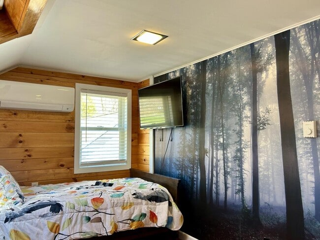 Building Photo - 337 ME-133