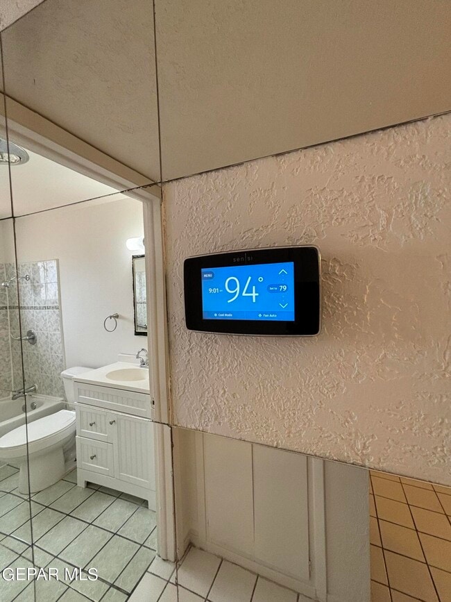 Building Photo - 10349 Shoshone St