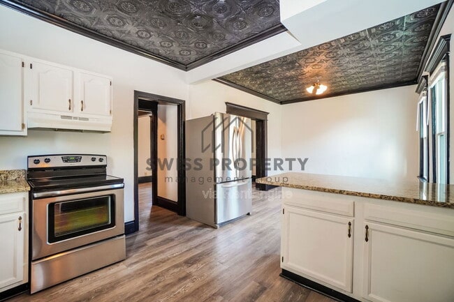 Building Photo - 312 S Central Ave