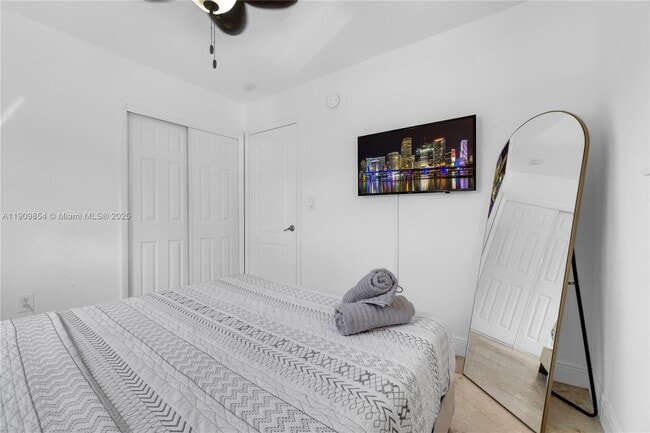 Building Photo - 3338 Taft St