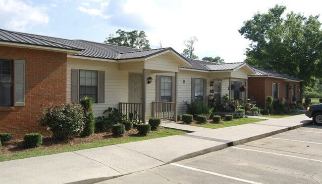 Building Photo - 9 Camellia Dr