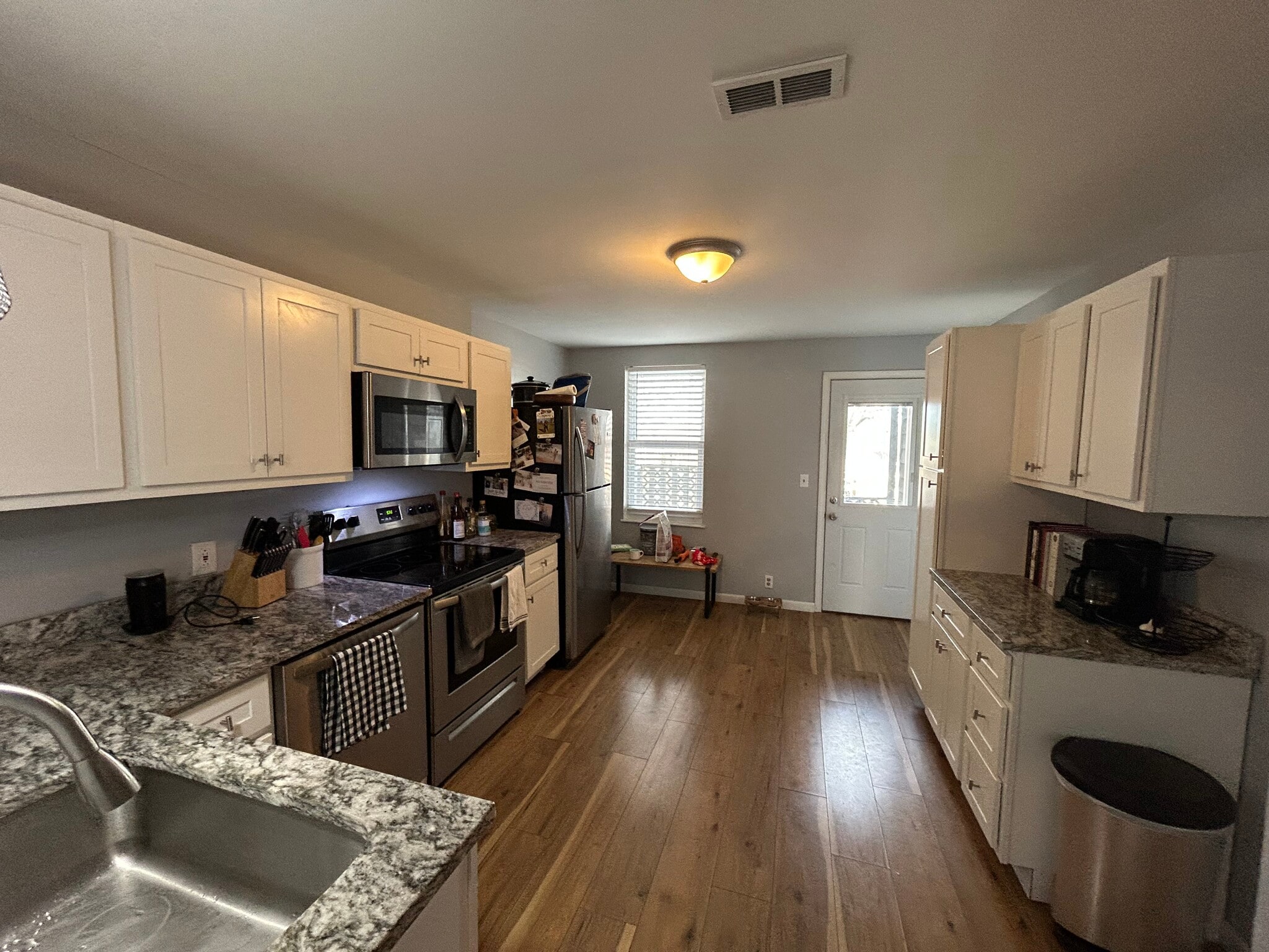 Kitchen - 2604 S Compton Ave