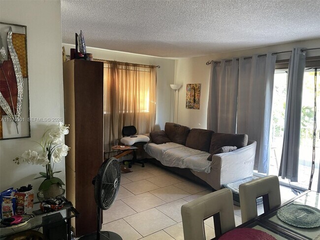 Building Photo - 3522 NE 171 St