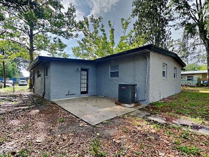 Building Photo - 1927 Orlean Dr