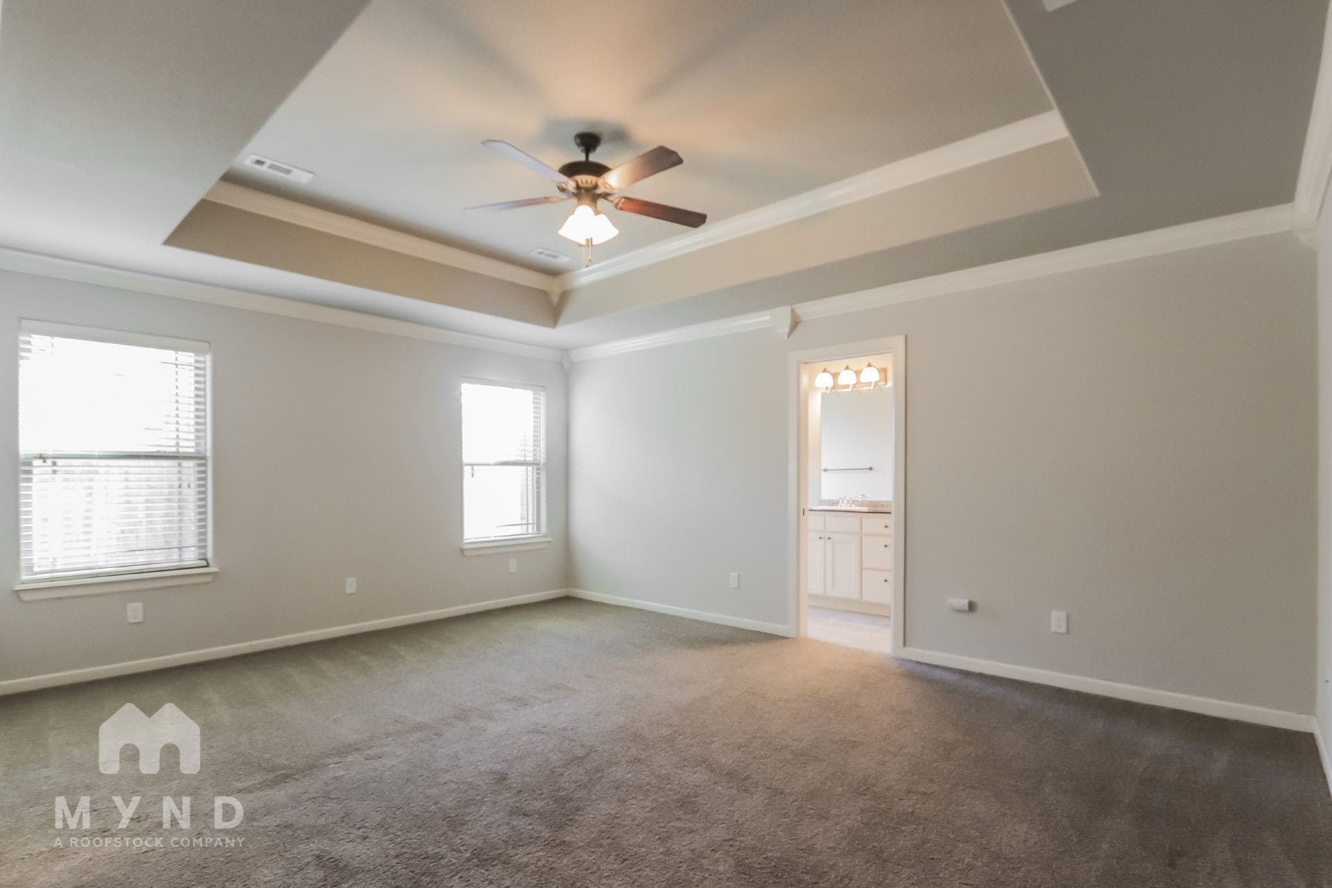 Building Photo - 2303 SW Worthington Ave