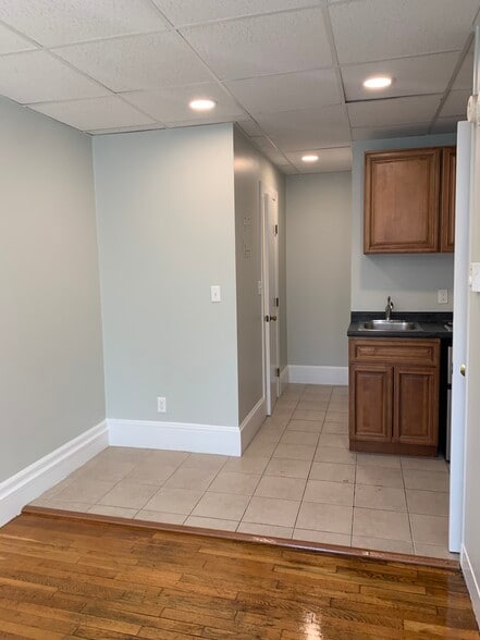 Building Photo - 507 Beacon St