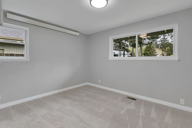 Building Photo - 5182