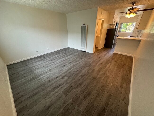 Building Photo - 3920 Redondo Beach Blvd