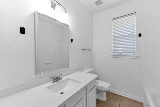 Building Photo - 14823 Yellow Begonia Dr