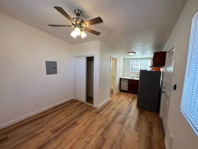 Building Photo - 2020 Brommer St