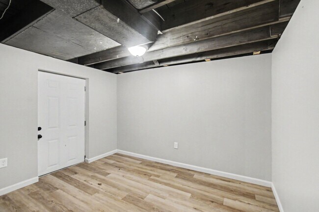 Building Photo - 5613 Statler Ave