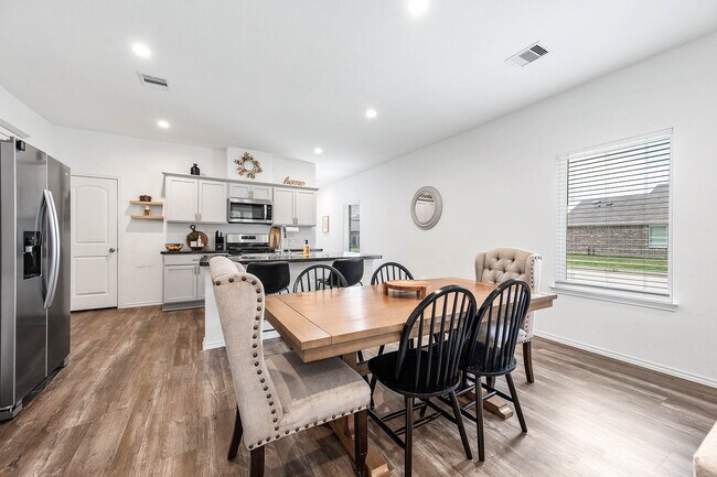 Building Photo - 24214 Montcliff Bend Ln