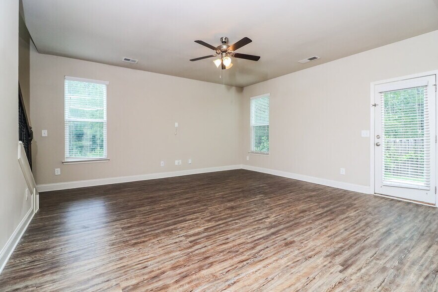 Building Photo - 279 Faron Dr