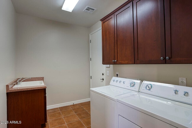 Building Photo - 2284 E Desert Broom Pl