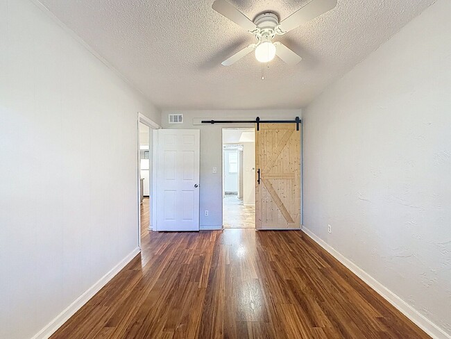 Building Photo - 8302 Bardmoor Blvd