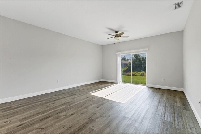 Building Photo - Brand new Duplex stocked with upgrades