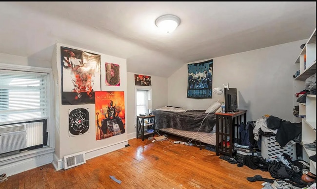 Building Photo - 413 N 33rd St