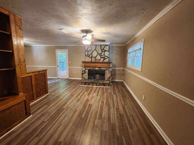 Building Photo - 3856 Cindy Dr