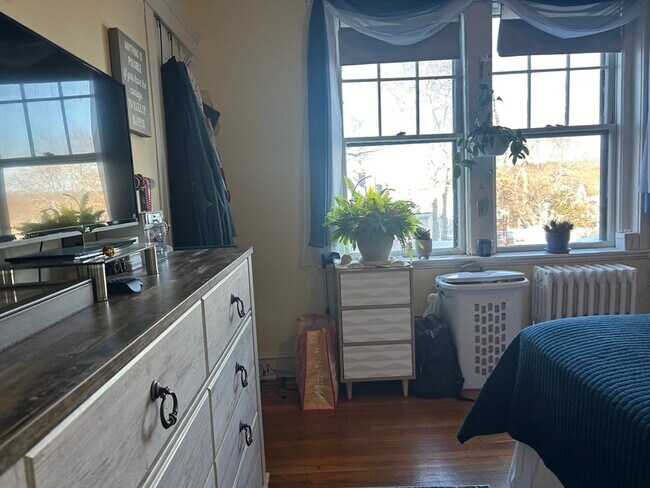 Building Photo - 2039 Commonwealth Ave