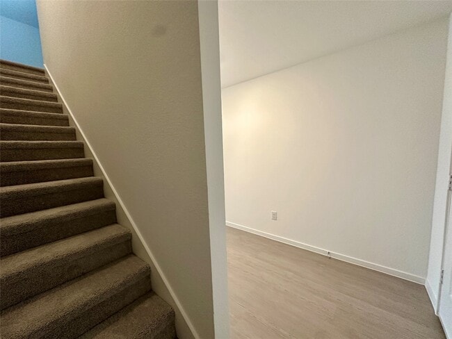 Building Photo - 13310 Rayhill Dr