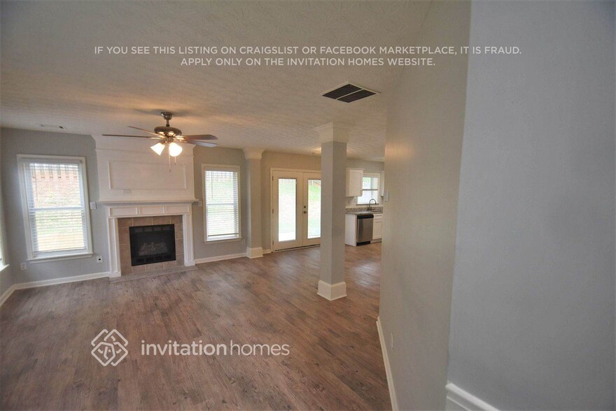 Building Photo - 2546 Plymouth Way