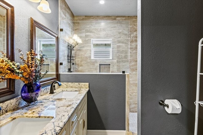 Building Photo - 3715 Avenue O 1/2