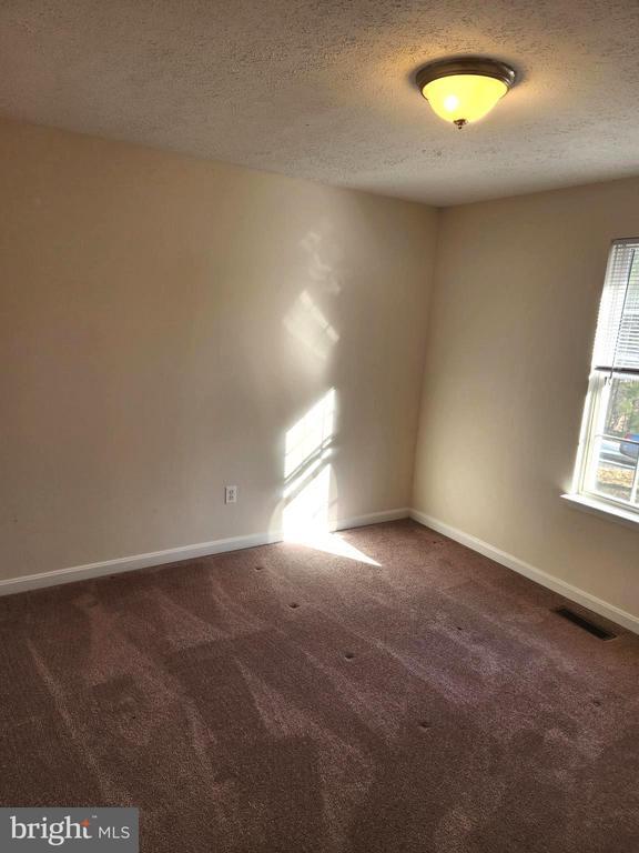 Building Photo - 37130 Mowry Ln