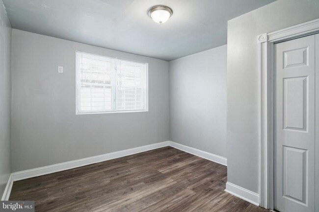 Building Photo - 1610 S 24th St