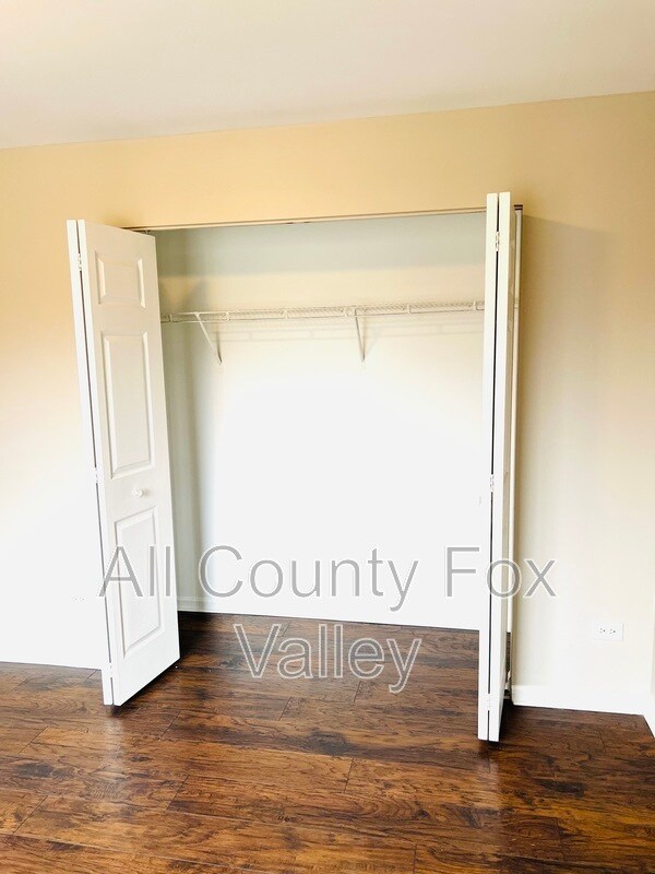 Building Photo - 7160 Center Ave