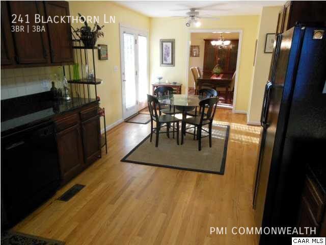 Building Photo - 241 Blackthorn Ln
