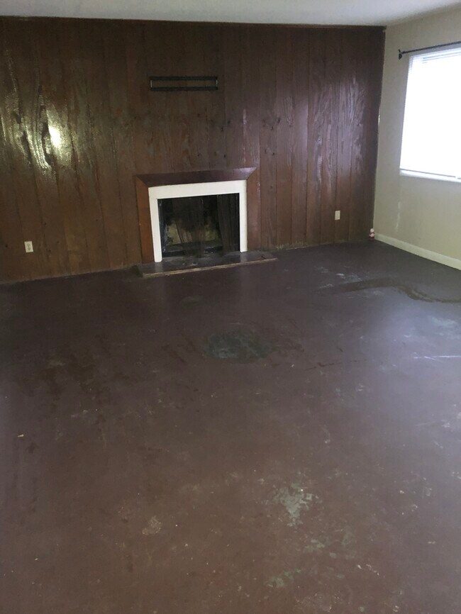 Building Photo - Duplex on Westide of Spartanburg