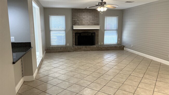 Building Photo - 9959 El Chaco Dr