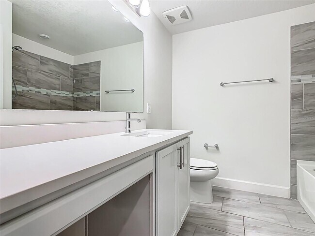 Building Photo - 260 Summerlin Loop