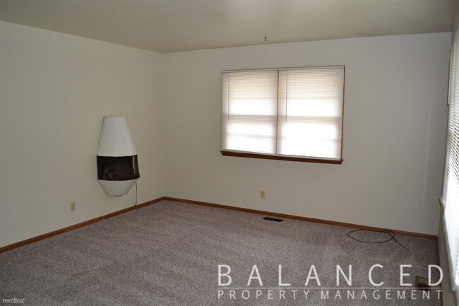 Building Photo - 1 br, 1 bath House - 3307 SW 29th Ter