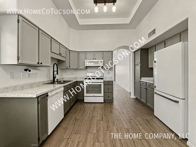 Building Photo - 2660 W Camino del Sitio