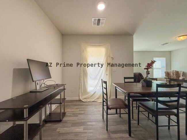 Building Photo - 1209 W Seagoe Ave