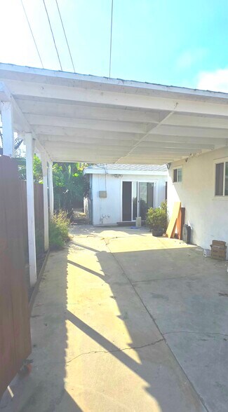 Enclosed private 2 car carport - 340 Rennie Ave