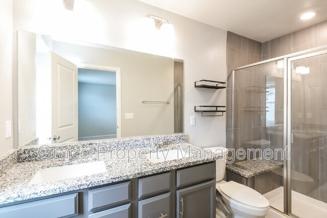 Building Photo - 389 Rodden Dr