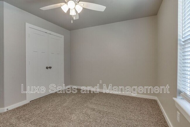 Building Photo - 2188 Buena Vida Ln