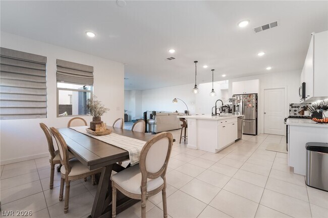 Building Photo - 720 Emerson Creek Ct