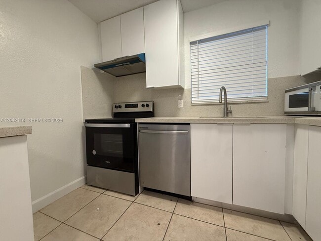 Building Photo - 400 NW 65th Ave