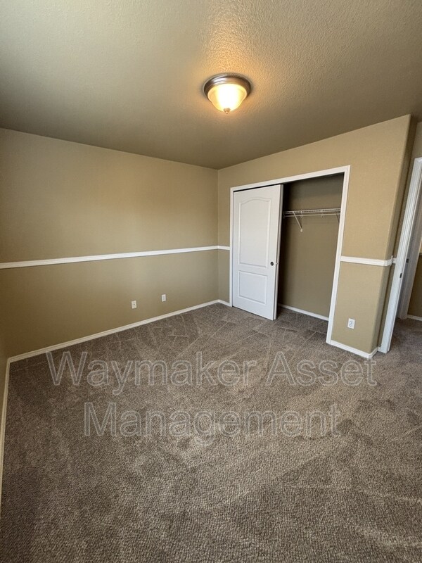 Building Photo - 6594 Silverwind Cir