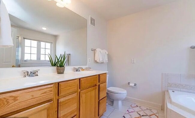 Building Photo - 9638 Parson Massey Pl