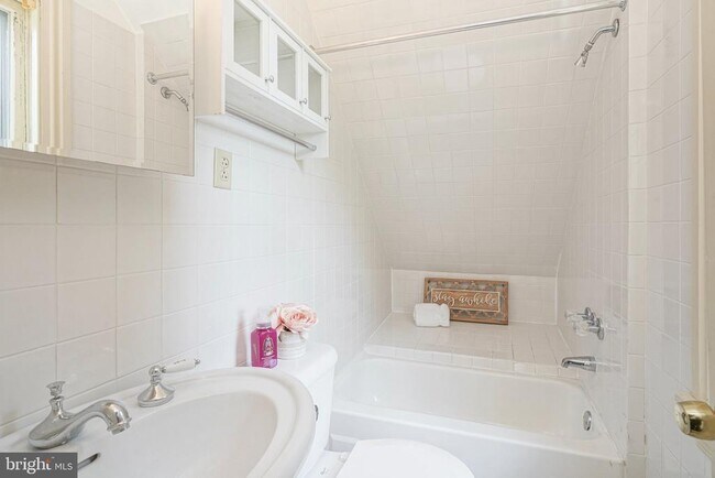 Building Photo - 315 Chestnut St