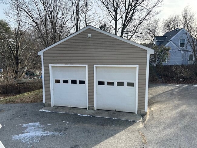 Building Photo - 256 Old Webster Rd